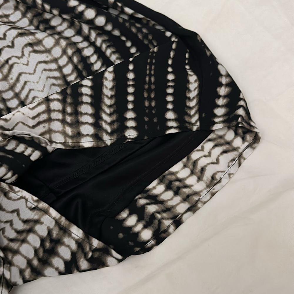 LEITH PRINTED ROMPER - Picture 3 of 7